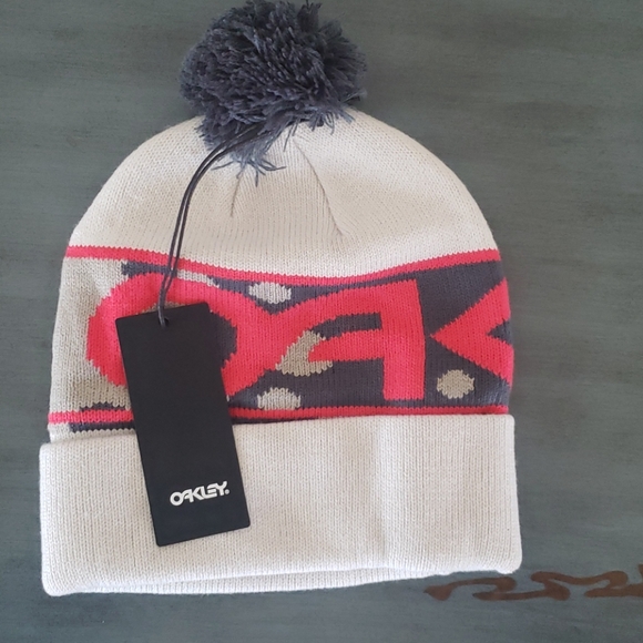 Oakley Pom Pom Logo Knit Beanie - Picture 2 of 4